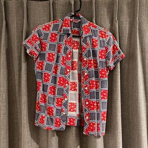 Woman’s Red and Blue Patterned Short Sleeve Vintage Shirt